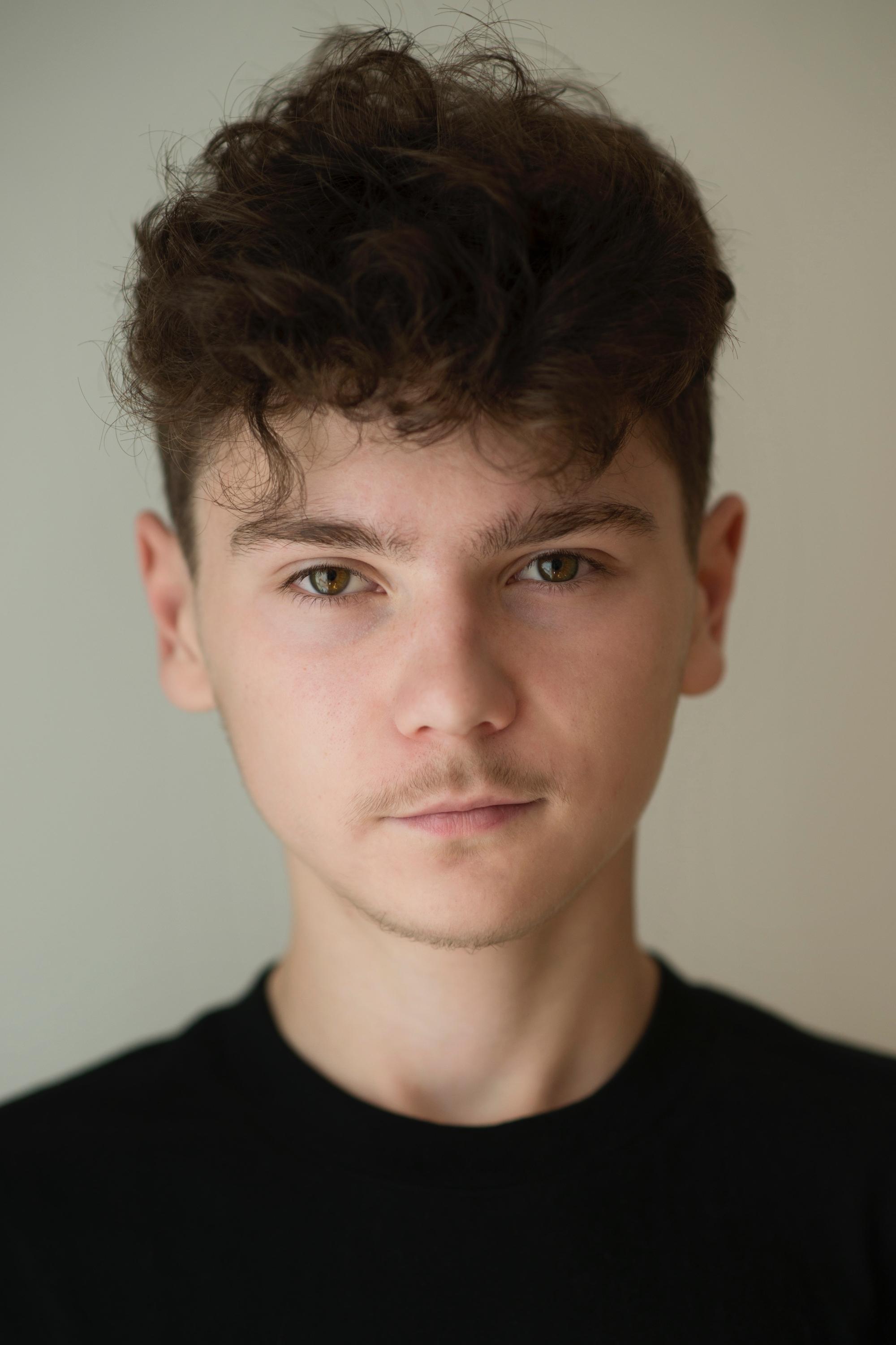 Kzevier Rivard backdrop