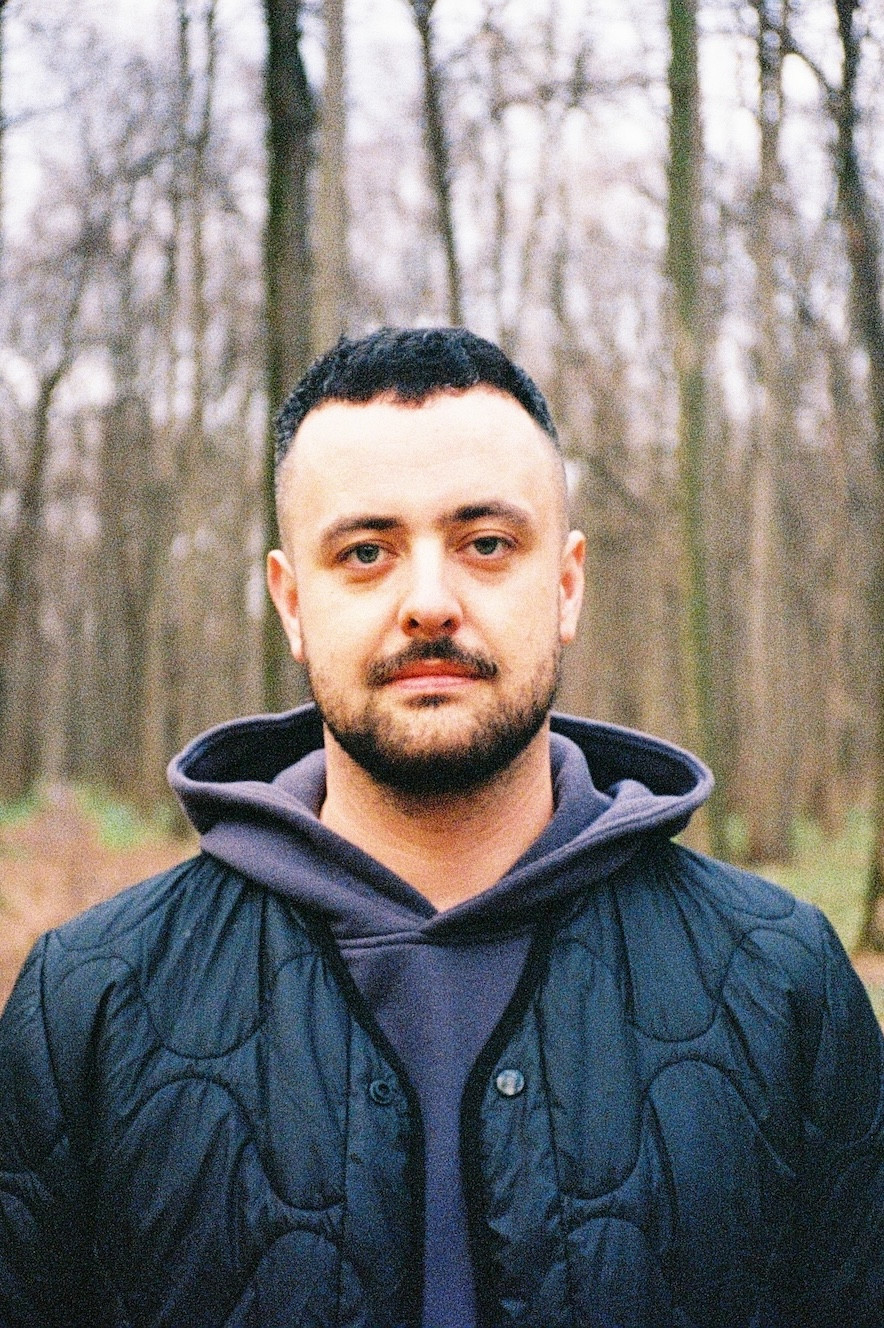 Simon Mozgovyi backdrop