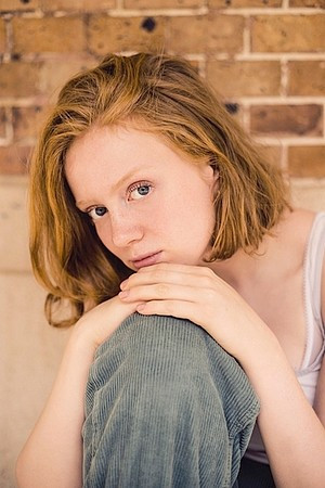 Luna Carpiaux backdrop