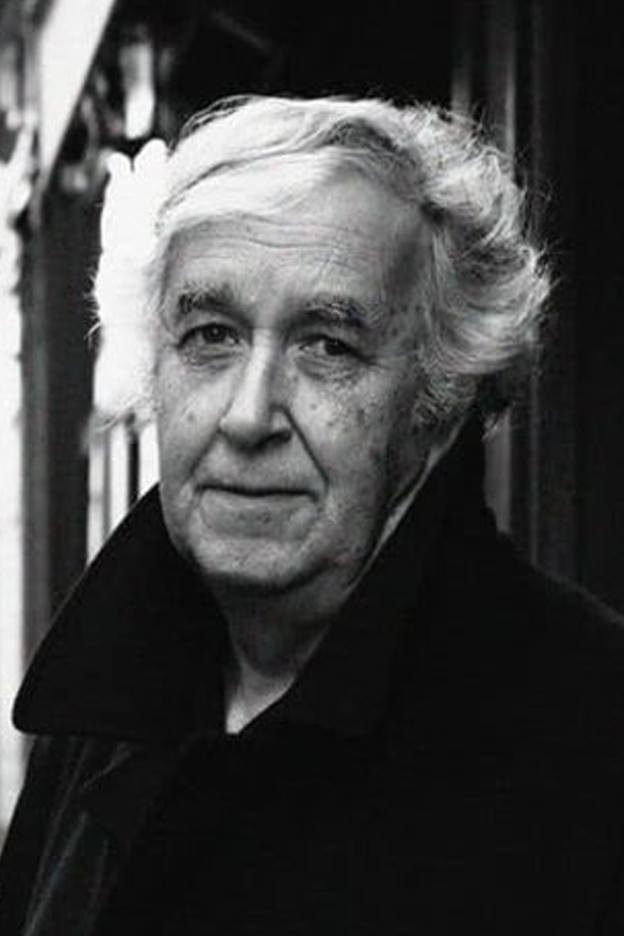 Ricardo Preve backdrop