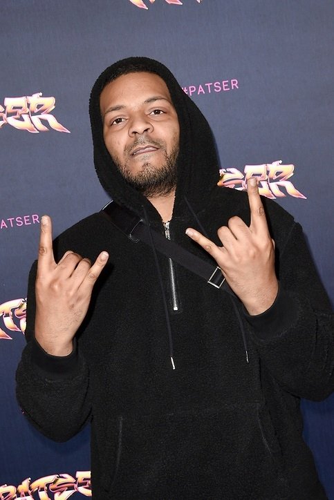 Julmar Simons backdrop