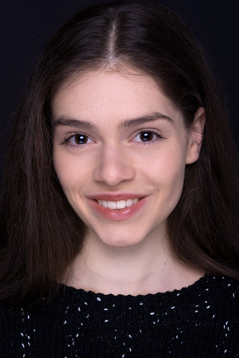 Leona Skleničková backdrop