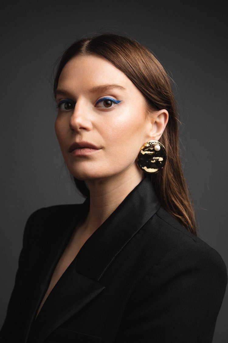 Ally Pankiw backdrop