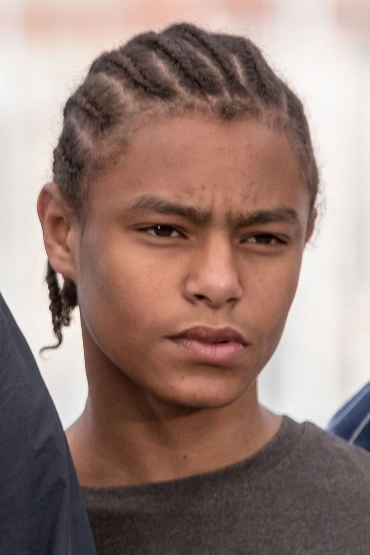 Issa Perica backdrop