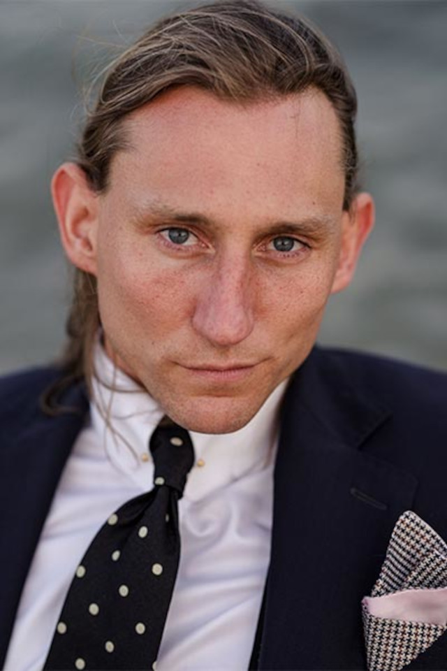 Liliom Lewald backdrop