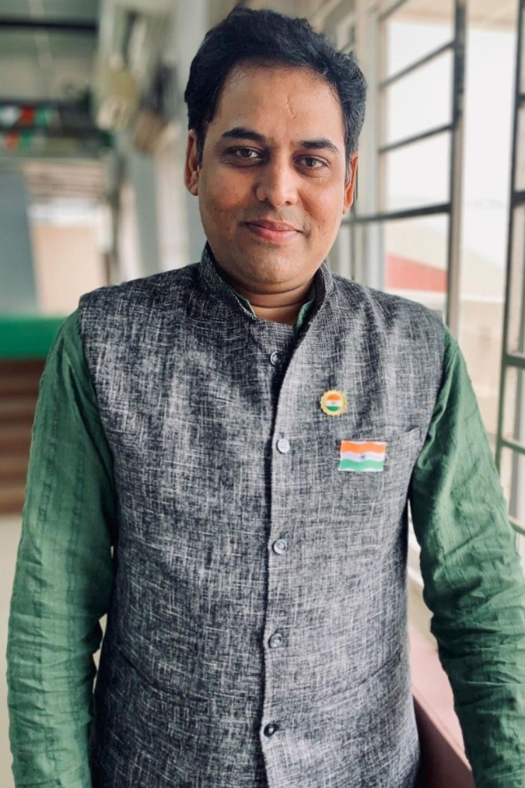 Keshav Deepak backdrop