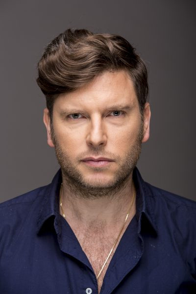 Omer Etzion backdrop