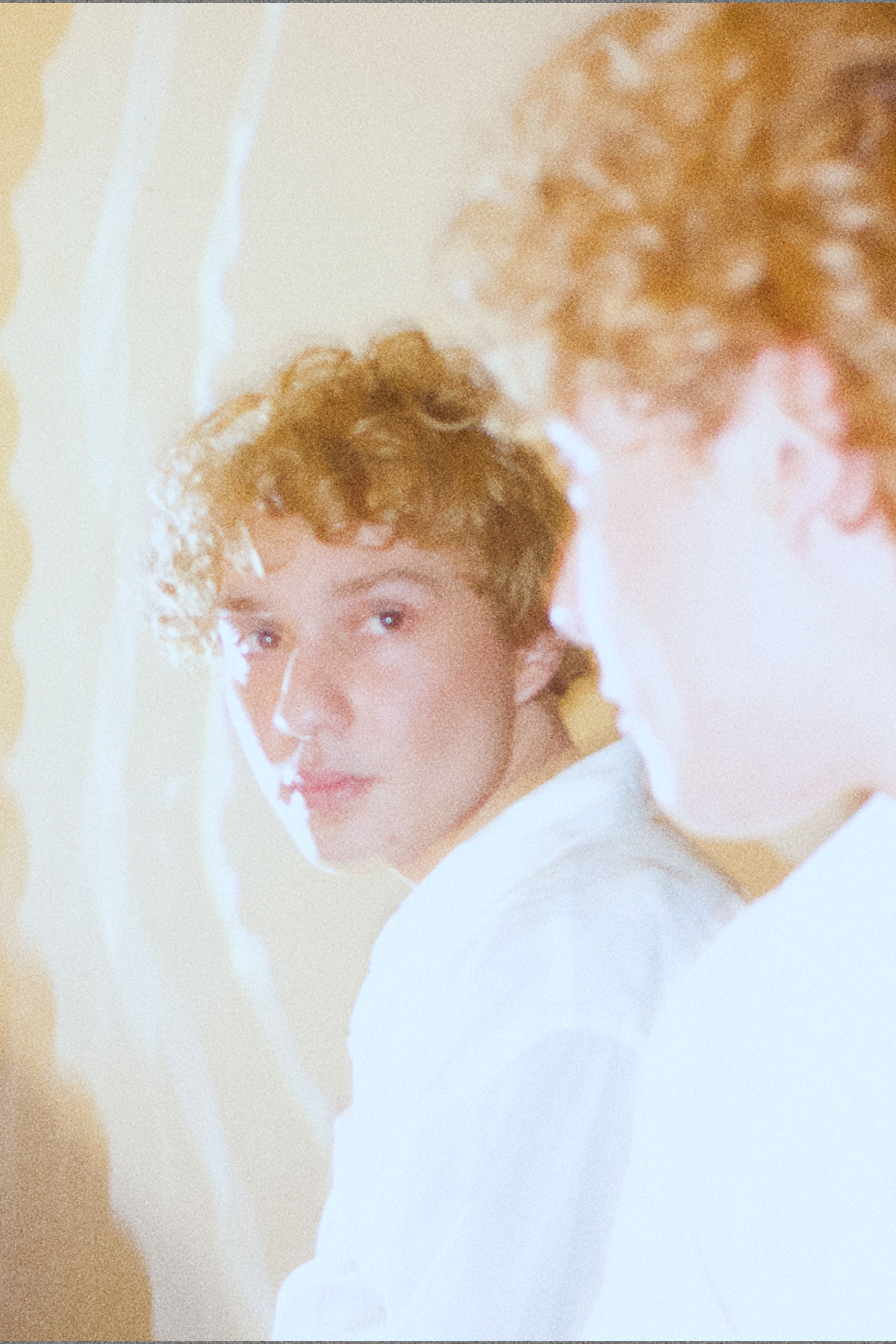 Charlie López backdrop