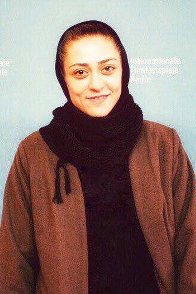 Elaheh Bakhshi backdrop