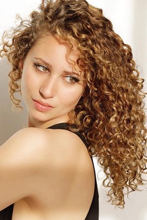 Gabriella Biziou backdrop