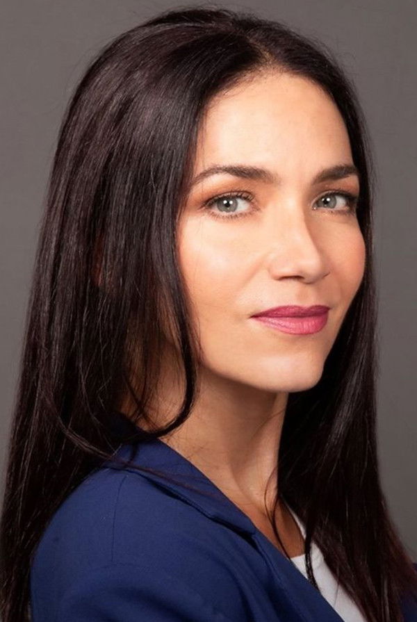 Emmanouela Alexiou backdrop