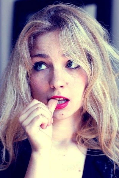 Rebecca Tetens backdrop