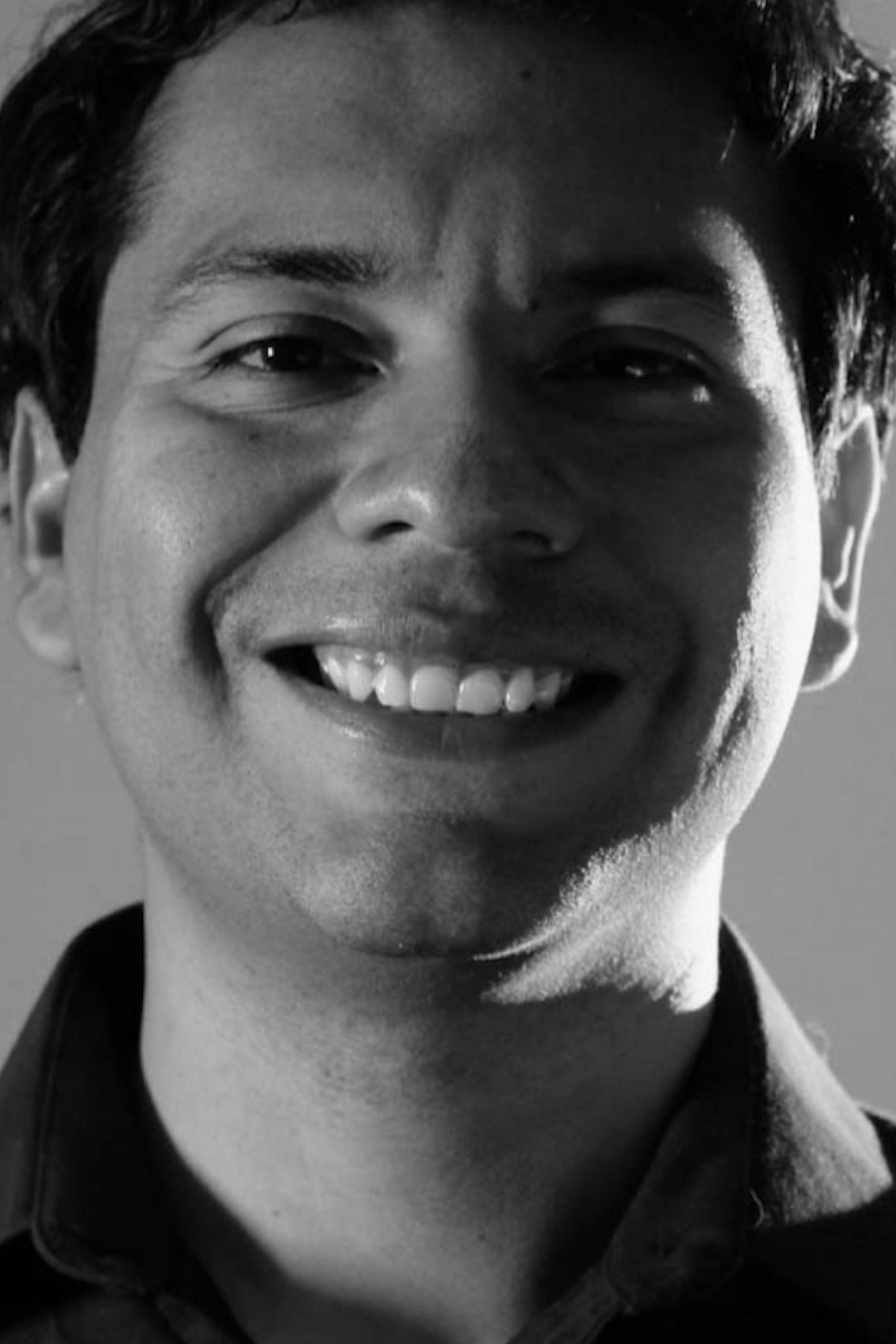 Raúl Duarte backdrop