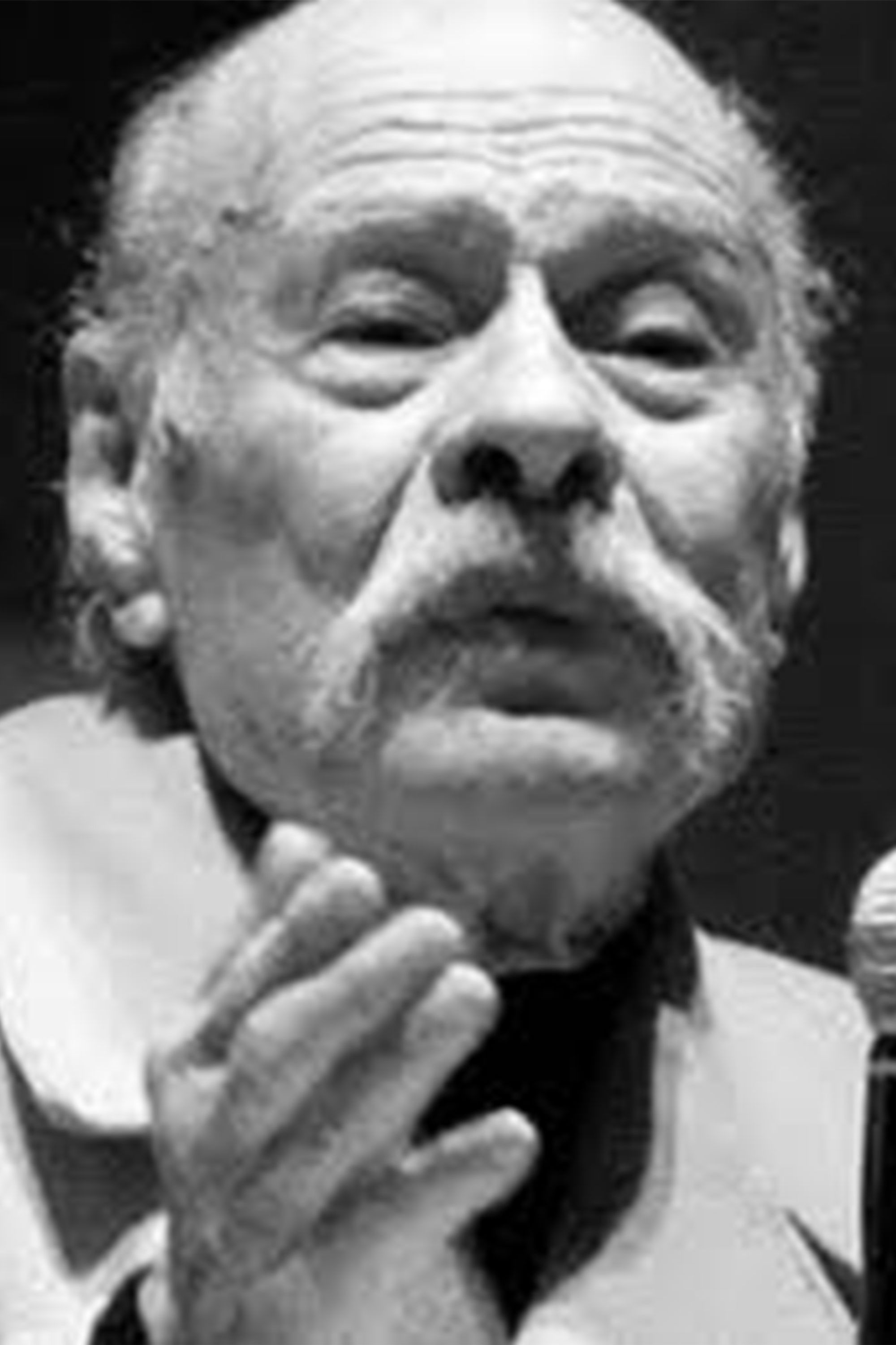 Tomás Mojarro backdrop