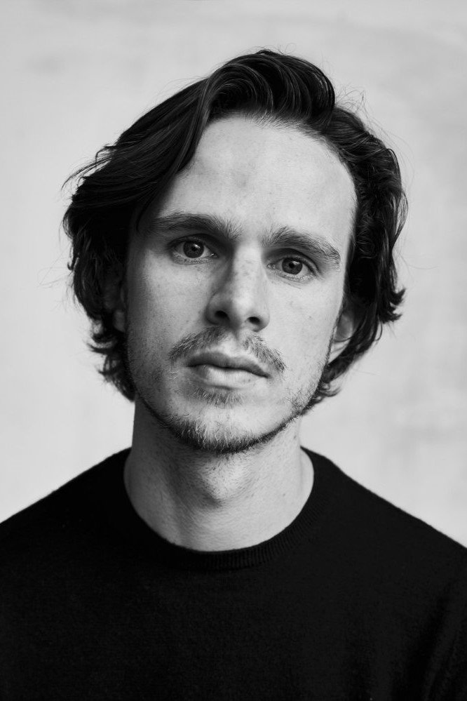 Taylor Frost backdrop