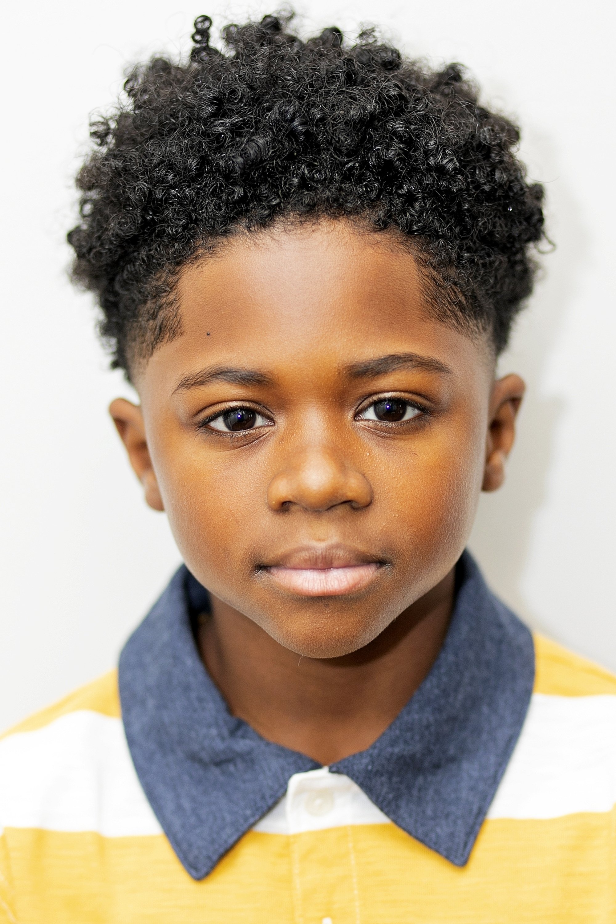 Dani Bojd Xhuni backdrop