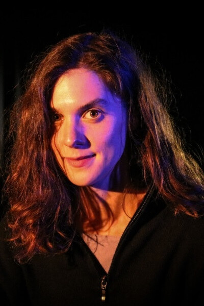 Louise Bergez backdrop