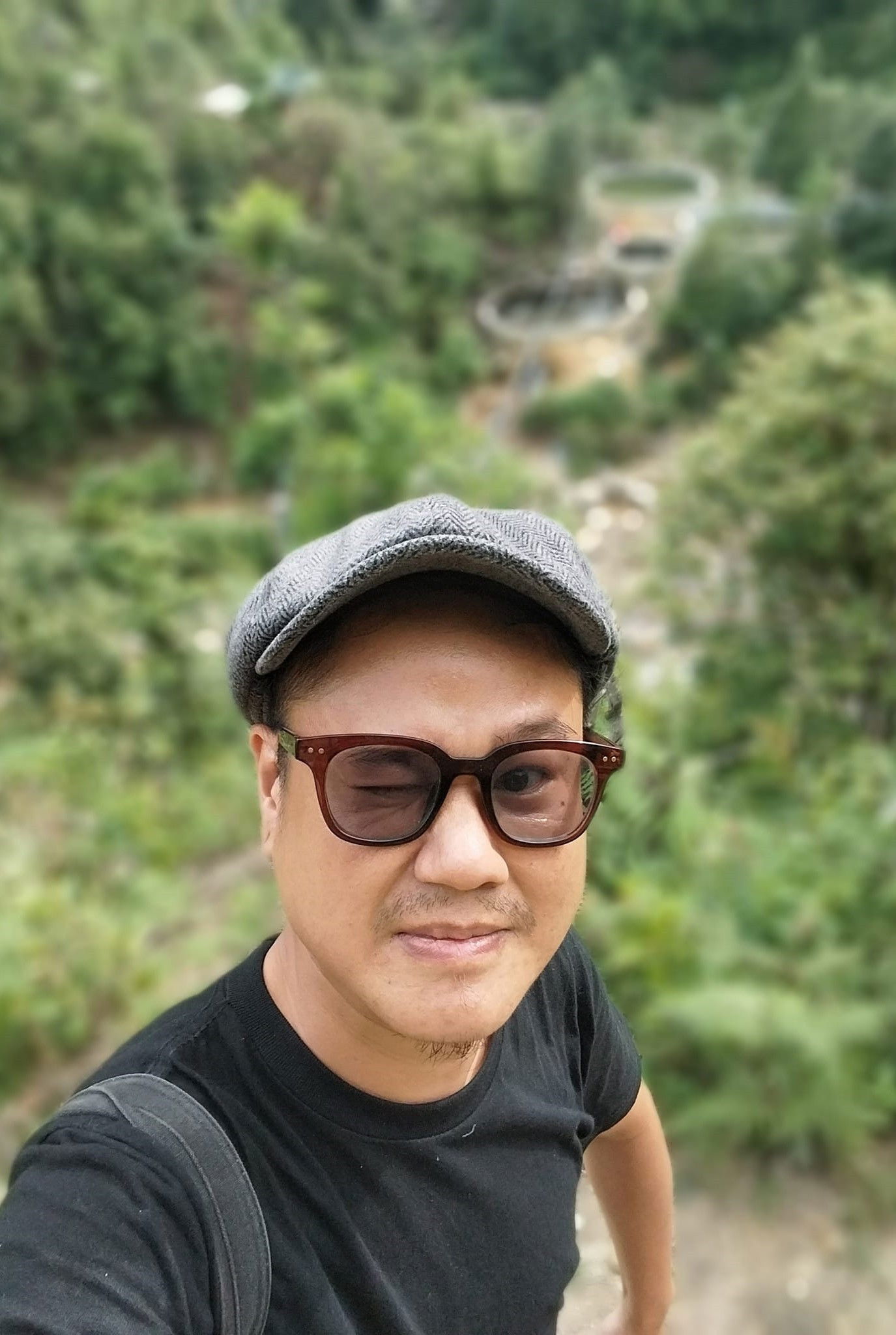 Vũ Minh Nghĩa backdrop