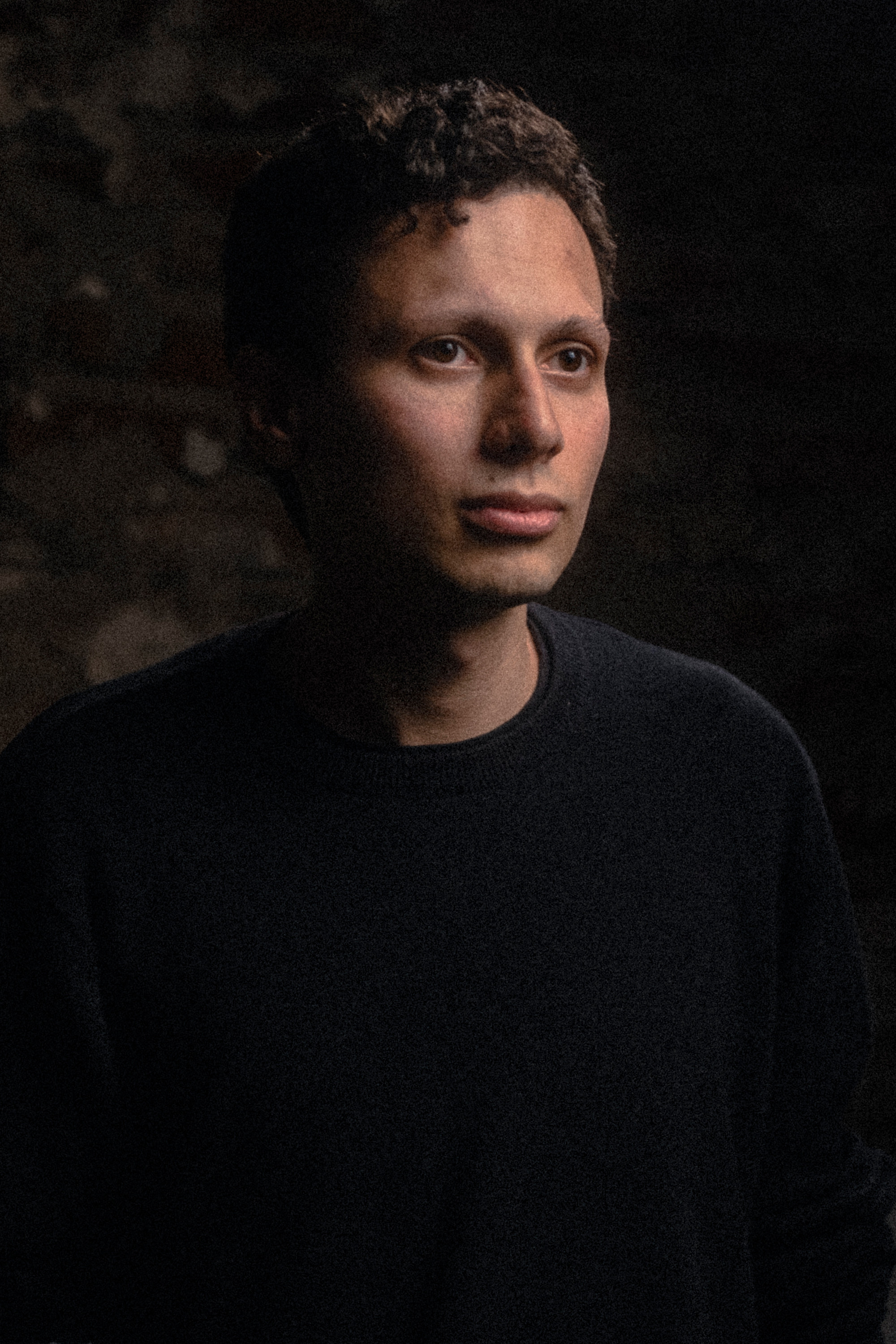 Daniel Borges backdrop