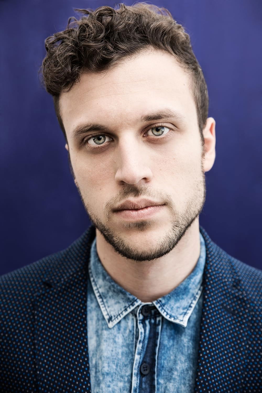 Arber Aliaj backdrop