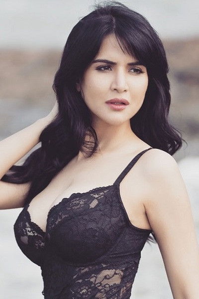 Jashn Agnihotri backdrop