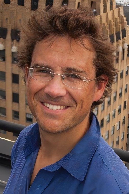 Fredi Devas backdrop