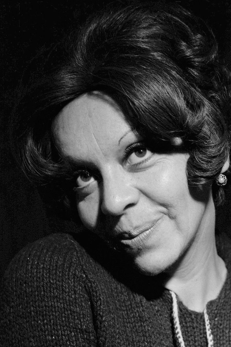 Gladys del Río backdrop