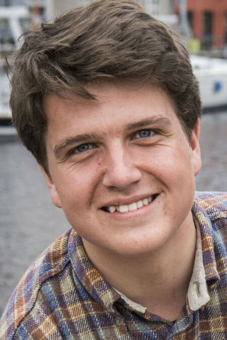 Alfred Midé Erichsen backdrop