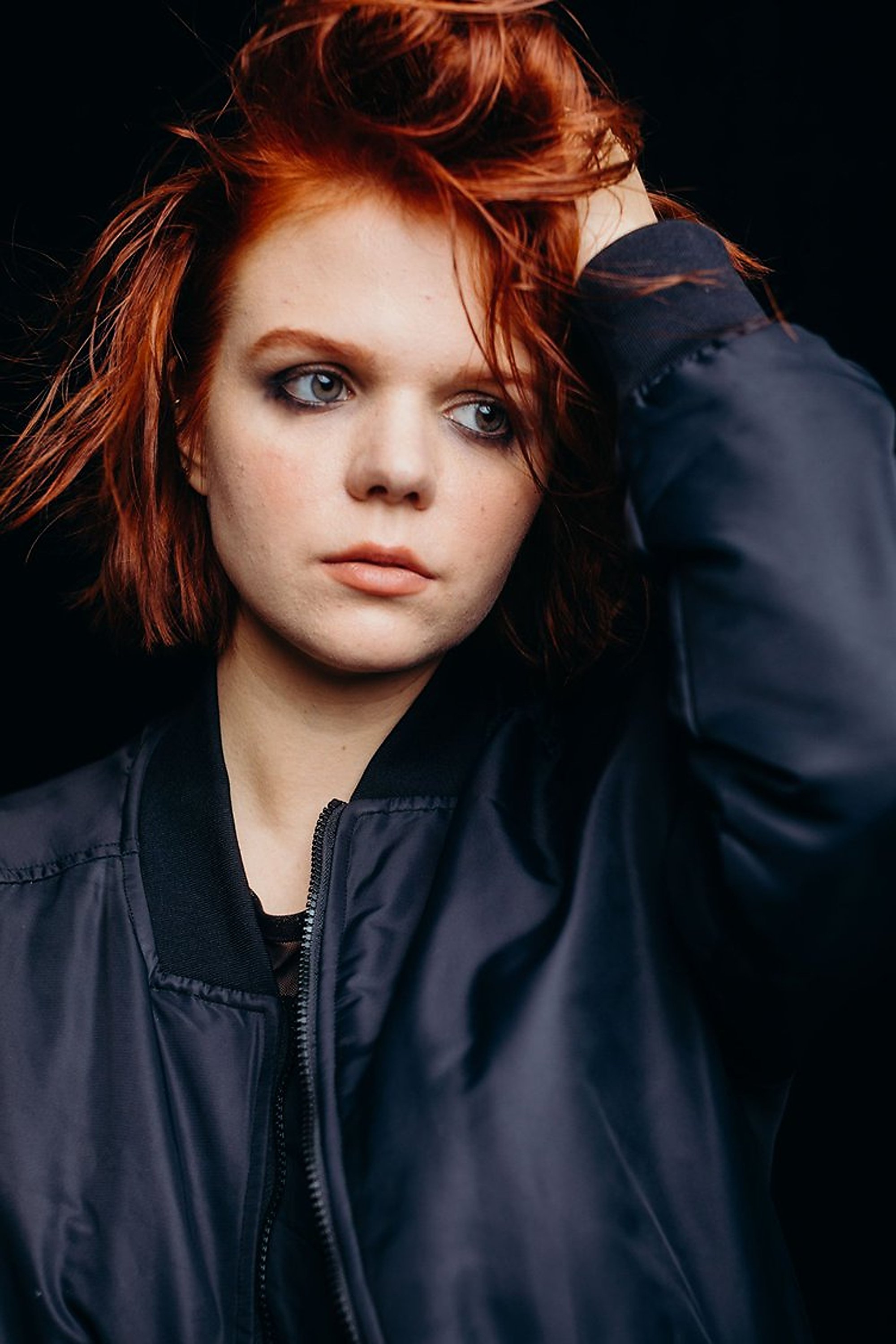 Mackenzie Lansing backdrop