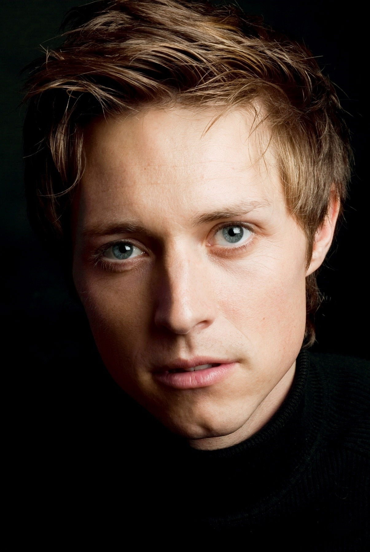 Lukas Perman backdrop