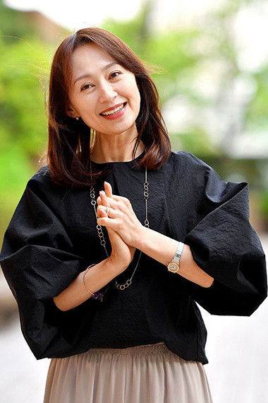 Shiraki Ayaka backdrop