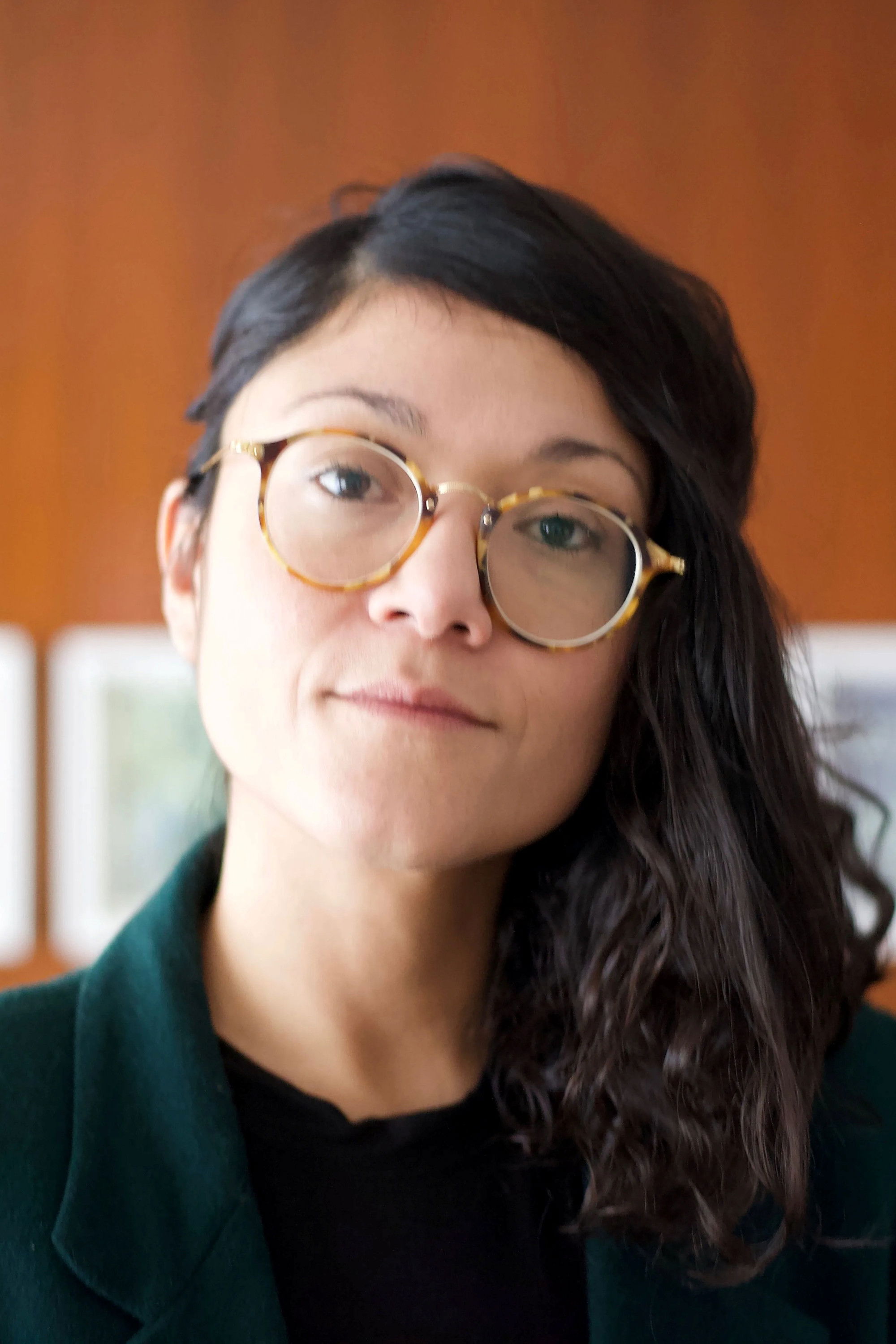 Ana Isabel Bustamante backdrop