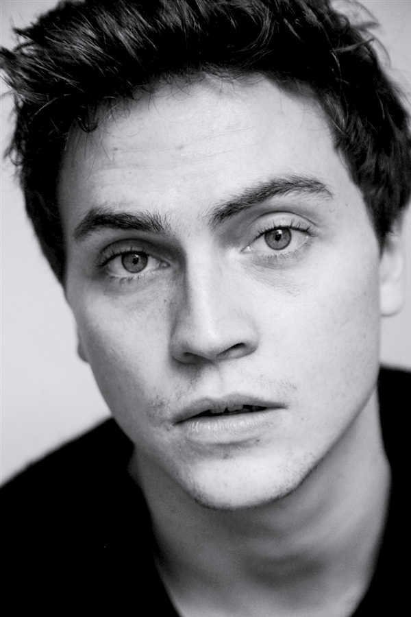 Louis Peres backdrop