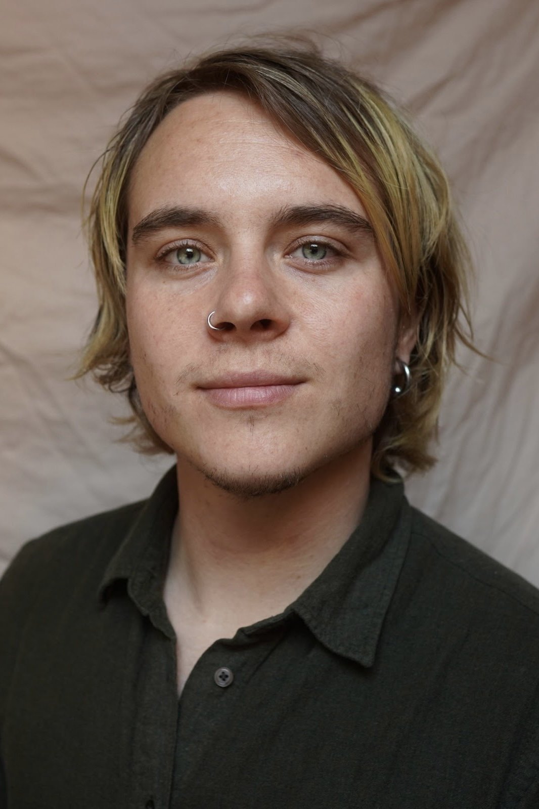 Vuk Lungulov-Klotz backdrop