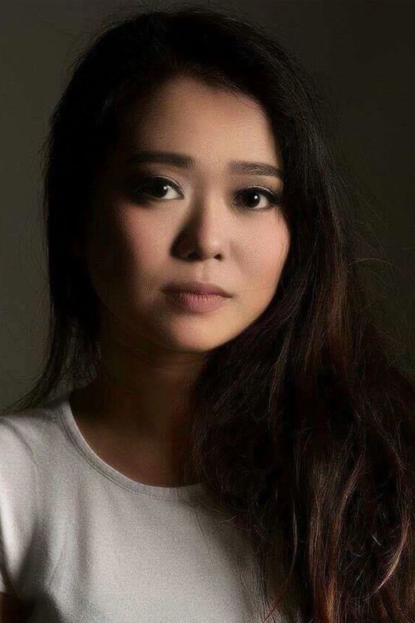 Sarina Sasaki backdrop