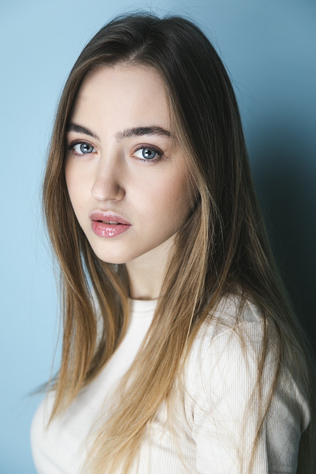 Mariacarla Casillo backdrop