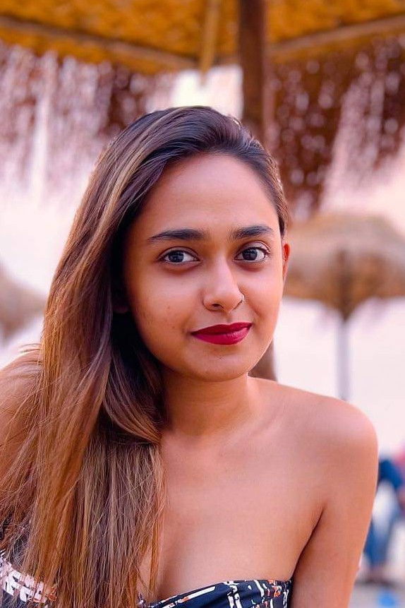 Mishmee Das backdrop