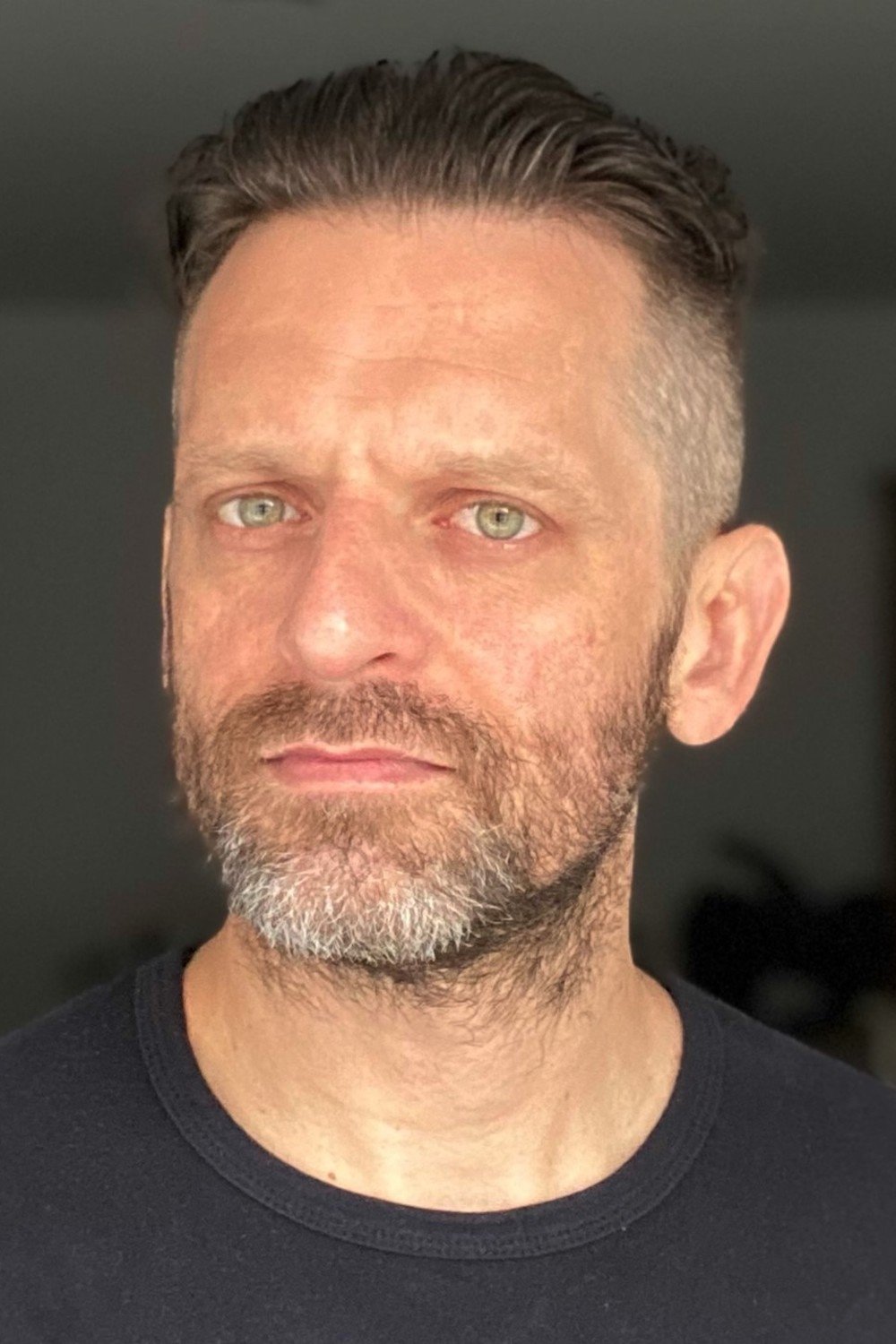 Otavio Linhares backdrop