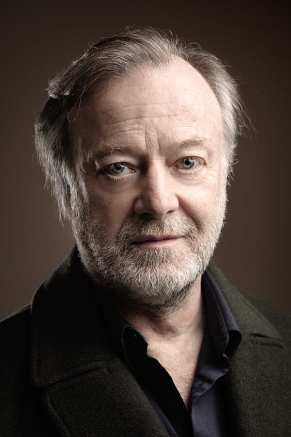 Pascal Elso backdrop