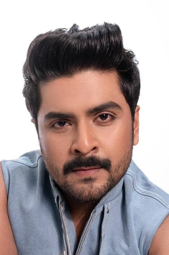 Shubhankar Tawde backdrop