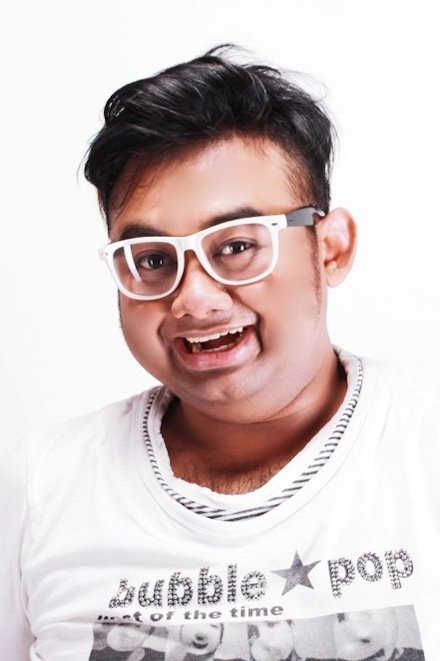 Rafi Cinoun backdrop