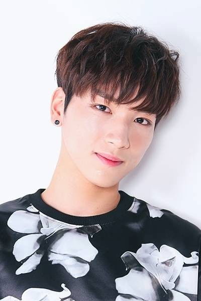 Joo Won-tak backdrop