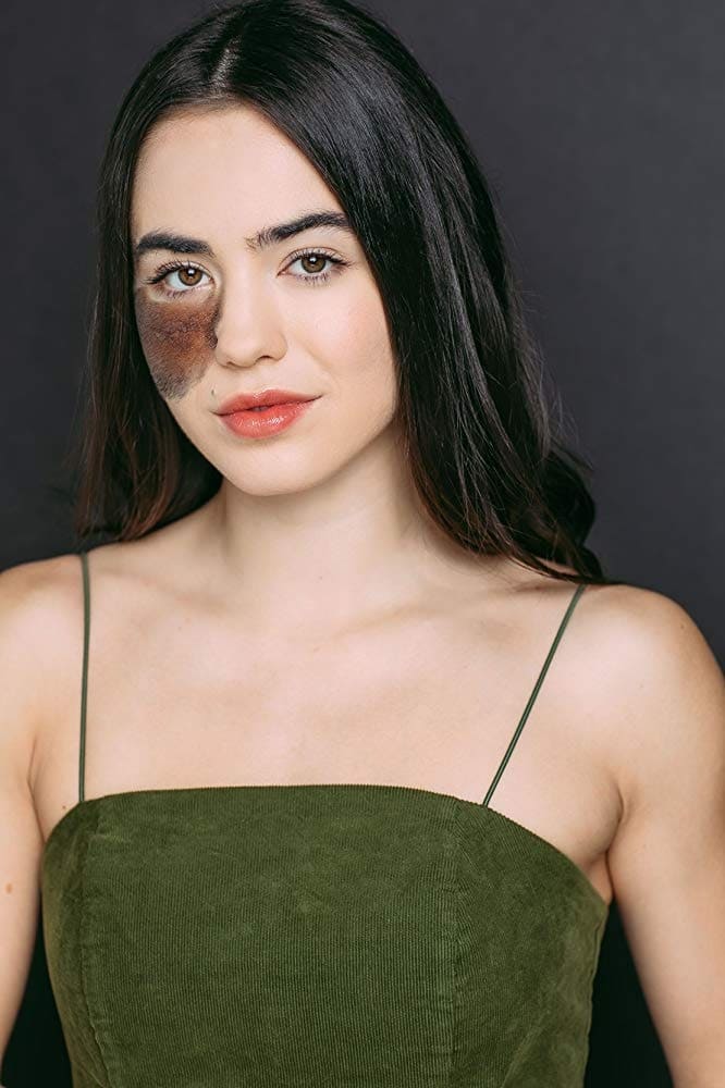 Cassandra Naud backdrop