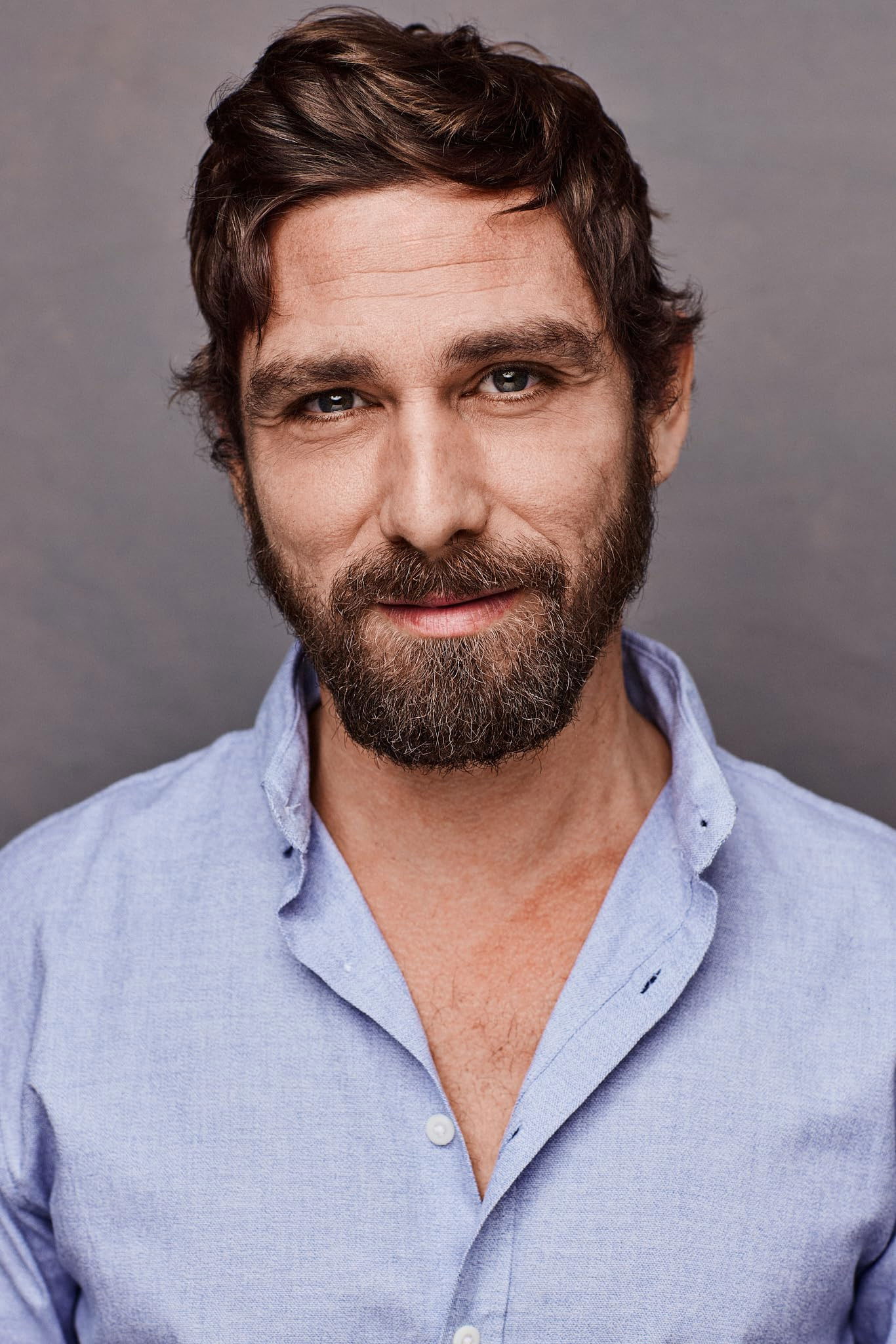 Daniel Muniz backdrop