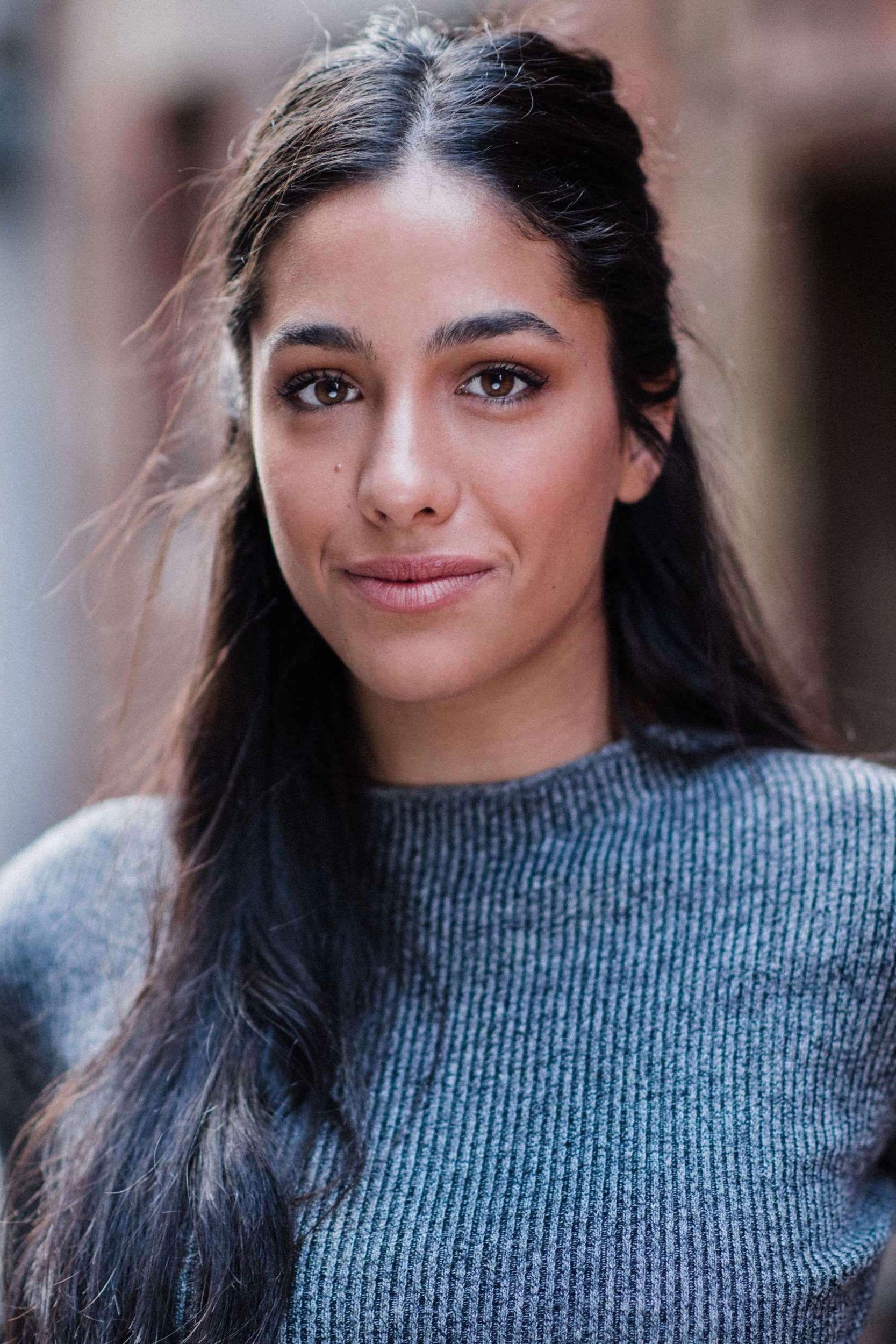 Olivia Junkeer backdrop