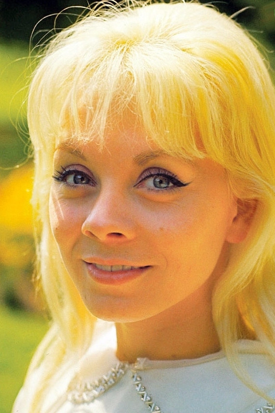 Isabelle Aubret backdrop