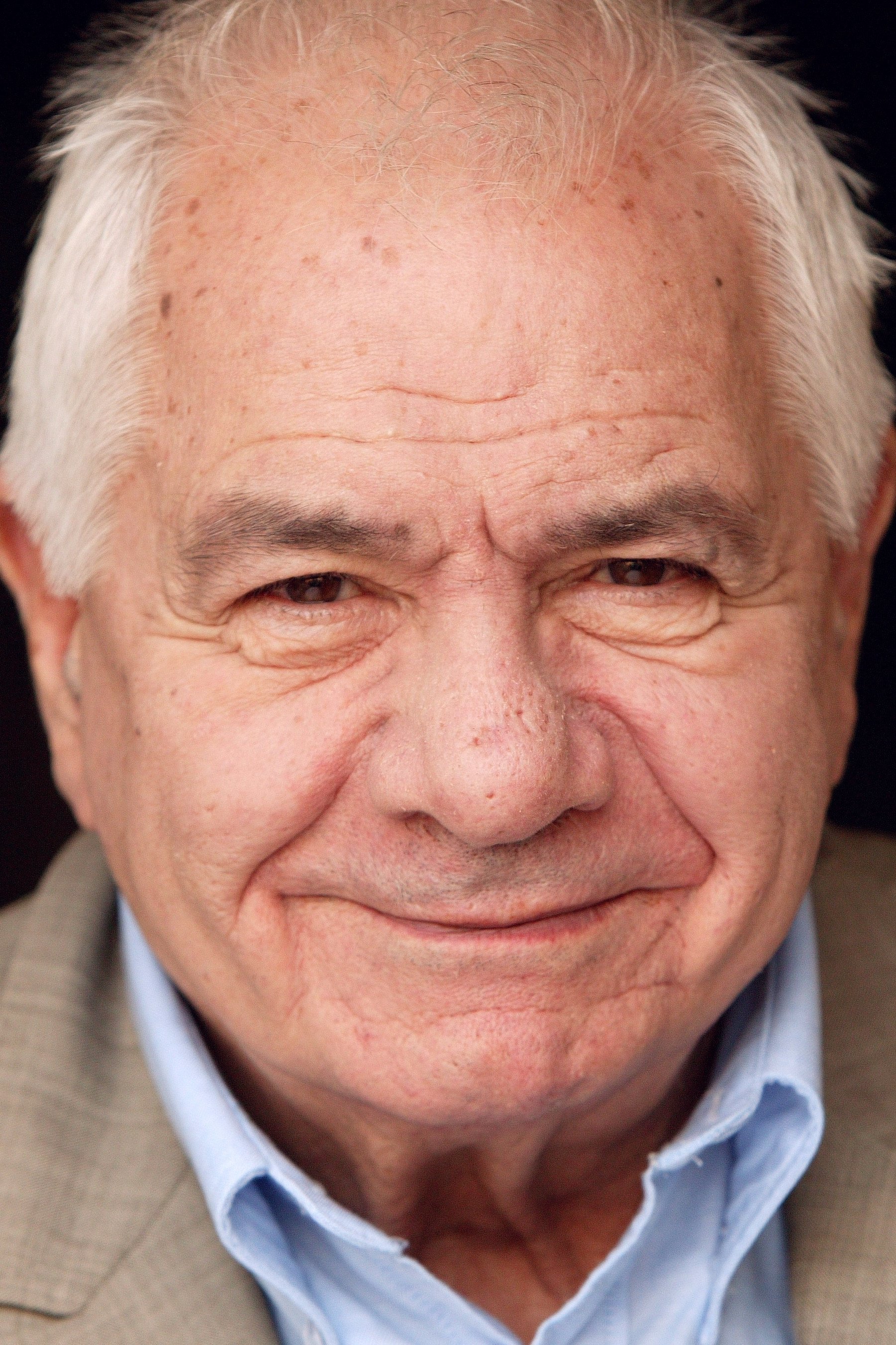 Michel Galabru backdrop