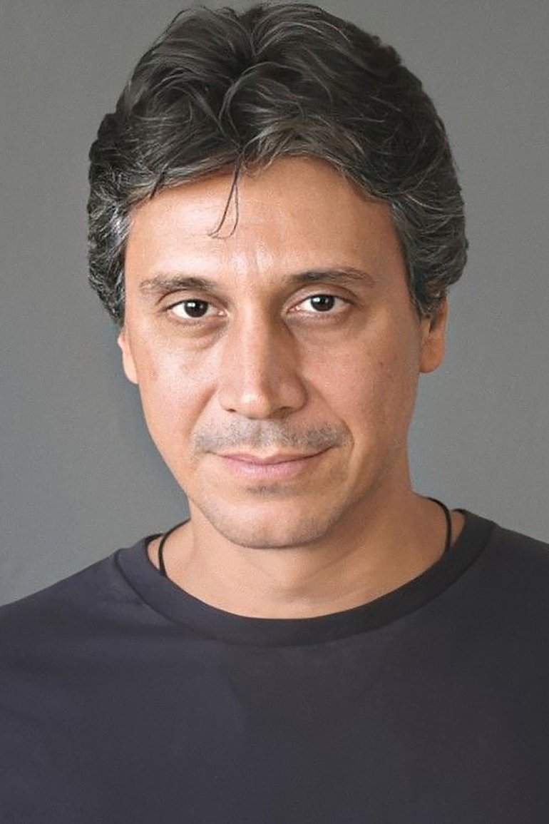 Volkan Ünal backdrop