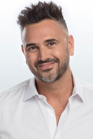 Leo Montero backdrop