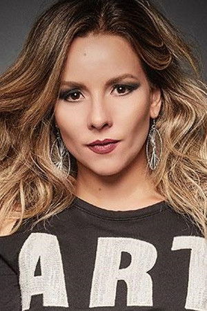 Letícia Tomazella backdrop